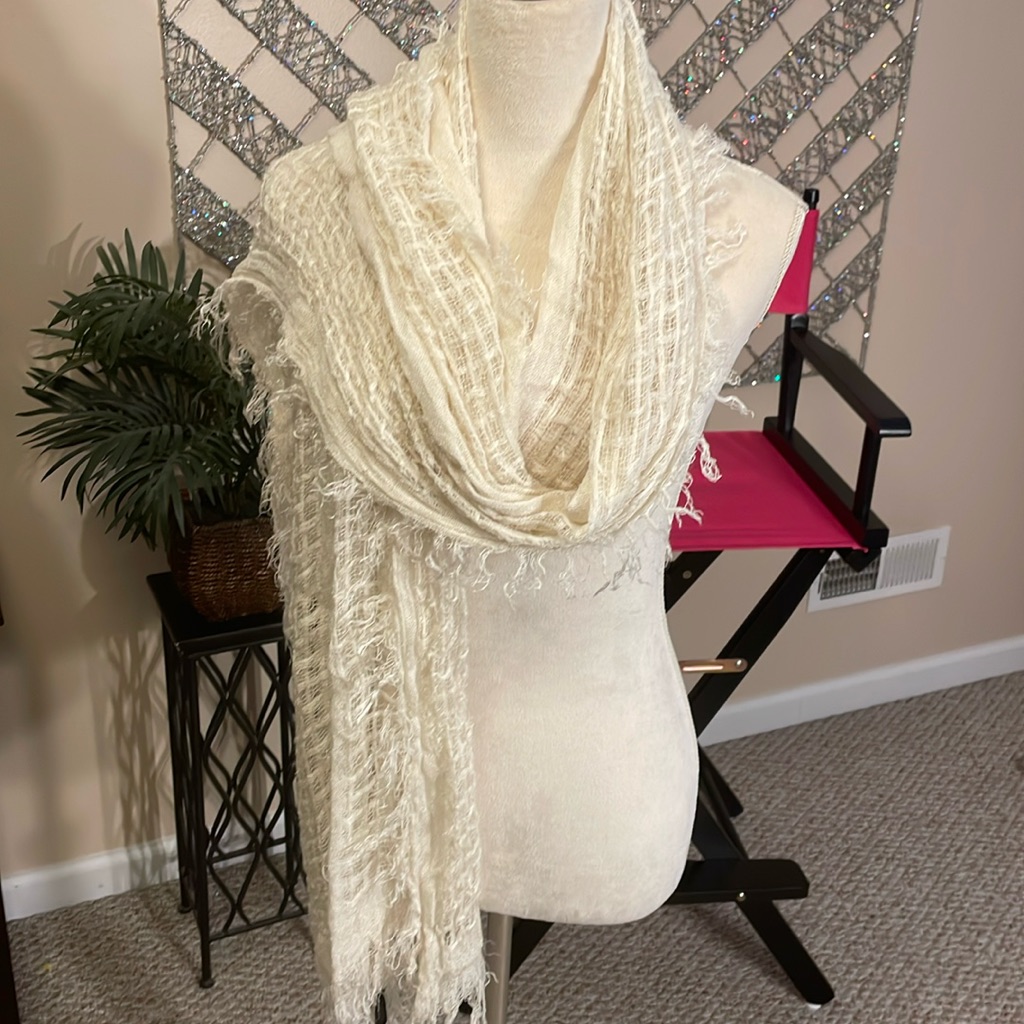 Beautiful Cream Scarf